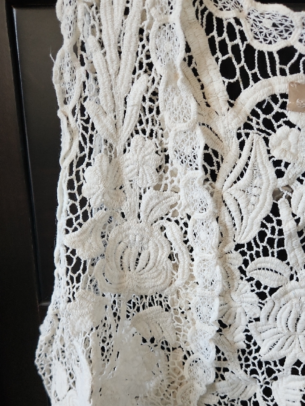 Francesca's Collections Cream Crochet Floral Lace Cropped Vest - Picture 3 of 5